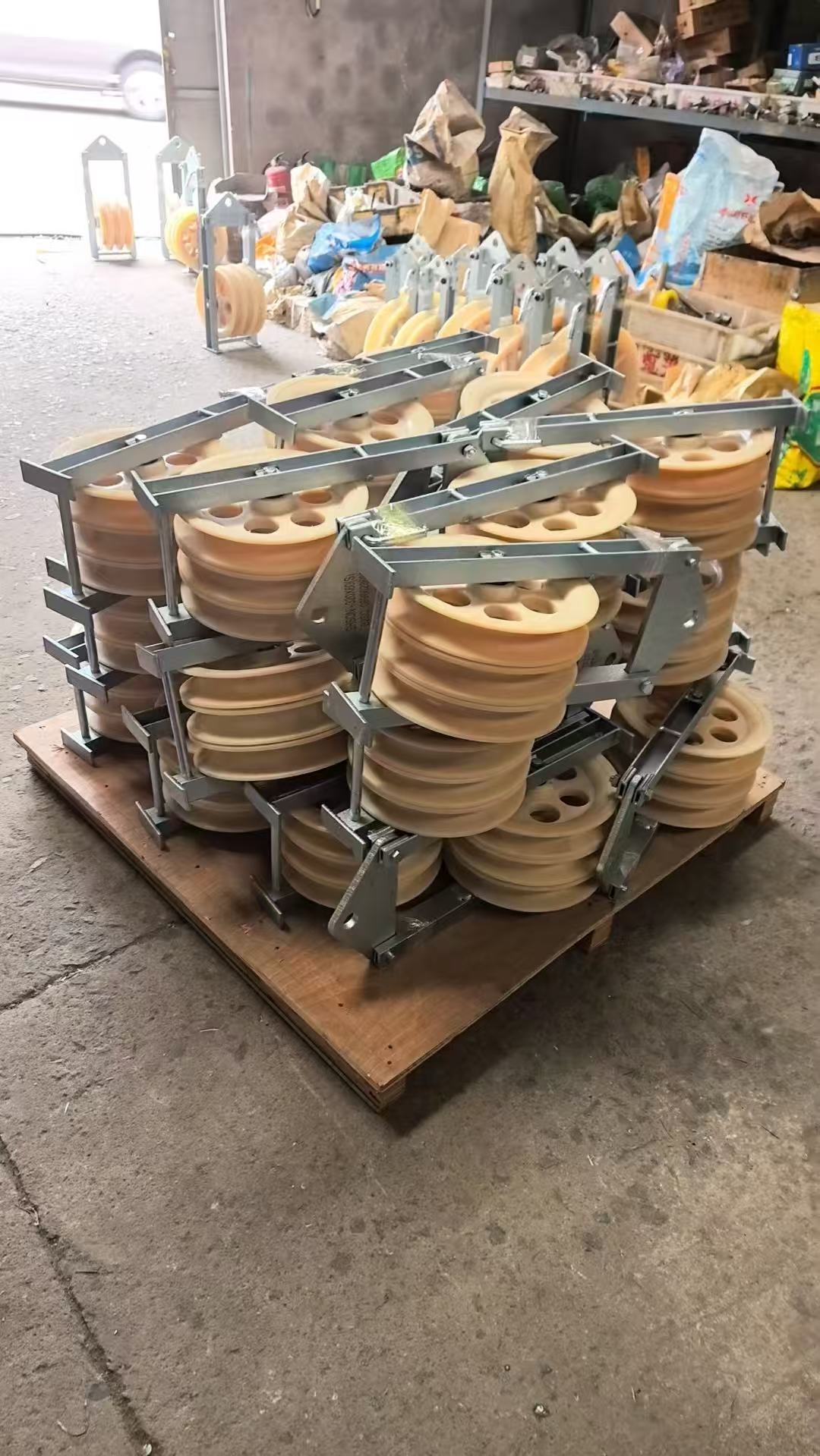 नवीनतम कंपनी ब्लॉग के बारे में ट्रांसमिशन लाइन परियोजनाओं के लिए सही एंटी-टोरशन स्टील वायर रस्सी कैसे चुनें