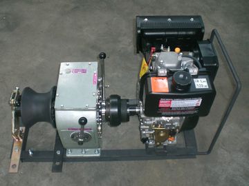 खरीदें High Speed 3 Ton Diesel Engine Winch / Hoist Capstan Rope Winch online manufacture