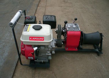 खरीदें 1 Ton Load Capacity Compact Gasoline Engine Cable Pulling Winches Puller For Cranes online manufacture