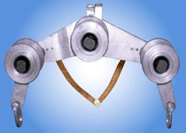 खरीदें Three Wheel Structure Transmission Line Stringing Tools Earthing Pulley Block and Tackle online manufacture