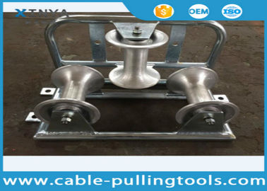 खरीदें Galvanized Aluminum Heavy Duty Triple Corner Cable Roller , Rated Load 10KN online manufacture