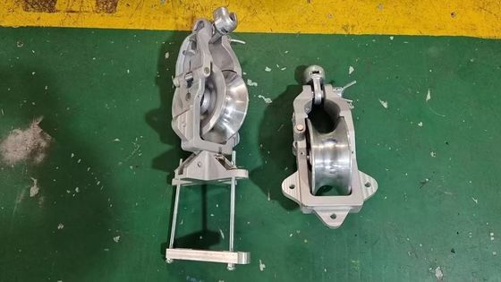 खरीदें Φ178×76 ट्रांसमिशन लाइन केबल की स्थापना के लिए 10KN नामित भार के साथ क्रॉसआर्म माउंट स्ट्रिंगिंग ब्लॉक online manufacture