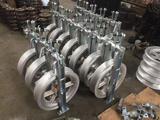 खरीदें Aluminum Sheave Stringing Pulley Block with Corrosion Resistant Galvanized Surface and High Load Capacity for Power Line Construction online manufacture