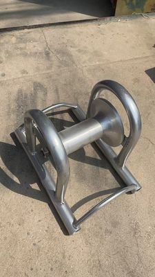 भूमिगत और ओवरहेड केबल स्थापना में सुगम तार खींचने के लिए 10KN रेटेड लोड भारी-ड्यूटी एल्यूमीनियम सीधी रेखा केबल रोलर