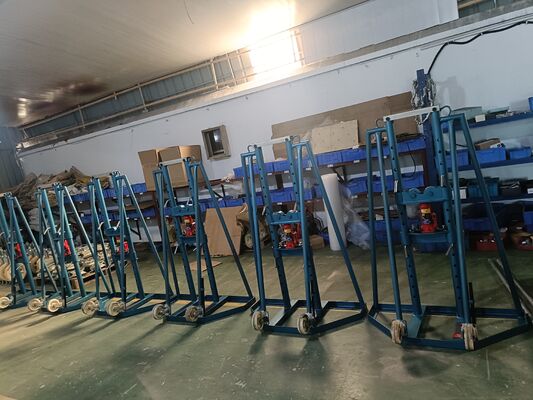 5 टन हाइड्रोलिक केबल ड्रम जैक स्टैंड, उच्च-शक्ति स्टील फ्रेम और भारी शुल्क पावर लाइन केबल रील उठाने के लिए समायोज्य ऊंचाई डिजाइन के साथ