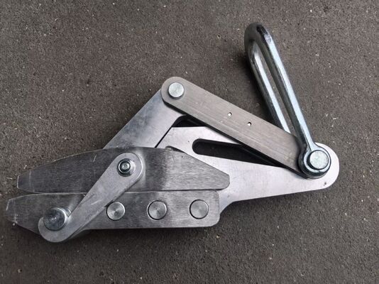 एएएसी कंडक्टरों के लिए क्षरण प्रतिरोधी निर्माण के साथ 28 मिमी मैक्स ओपन हाई-स्ट्रेंथ फोल्डेड एल्यूमीनियम मिश्र धातु के साथ आएं-साथ क्लैंप